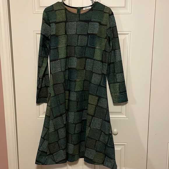 Vivid Dresses & Skirts - Green Patterned Dress Size M